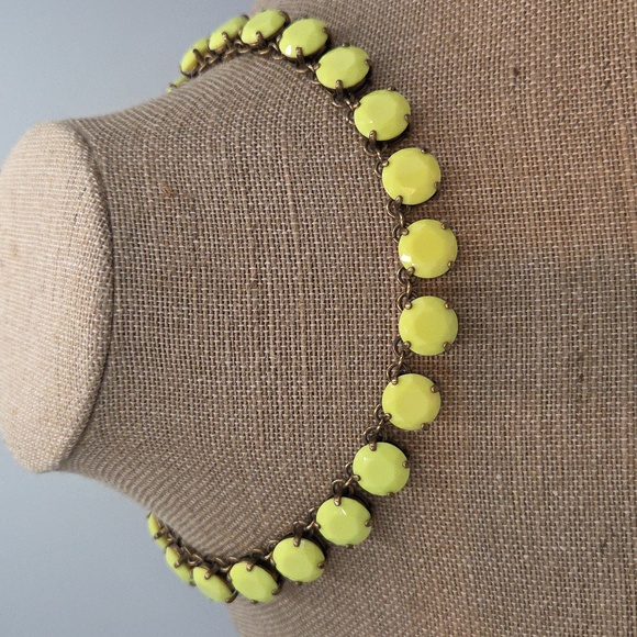 Elegant Yellow Necklace - Picture 4 of 4
